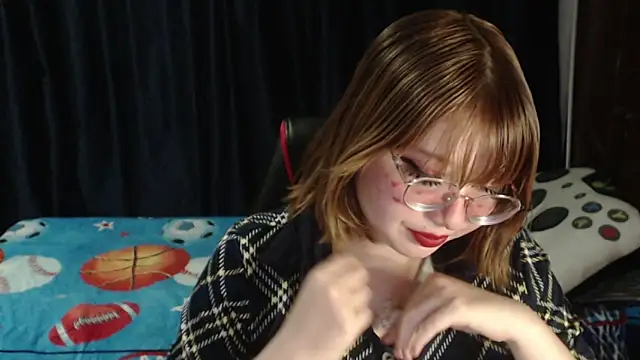 Snapshot of Michi_sauria1 chatting on 29, 11, 2025 Michi sauria1 online show from 29, 11, 2025