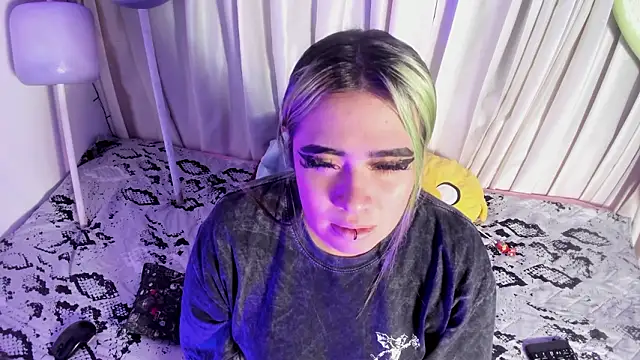 Lilith Zenith  online show from 9, 2, 2026