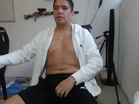 Snapshot of yayo_33 chatting on 1, 12, 2025 yayo 33 online show from 1, 12, 2025