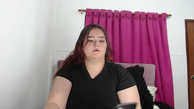 Snapshot of Miiss--Start chatting on 11, 11, 2025 Miiss--Start online show from 11, 11, 2025