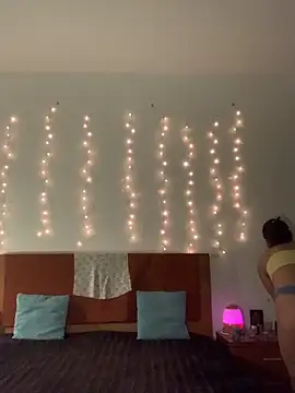 massagistahotbrunette online show from 27, 11, 2025