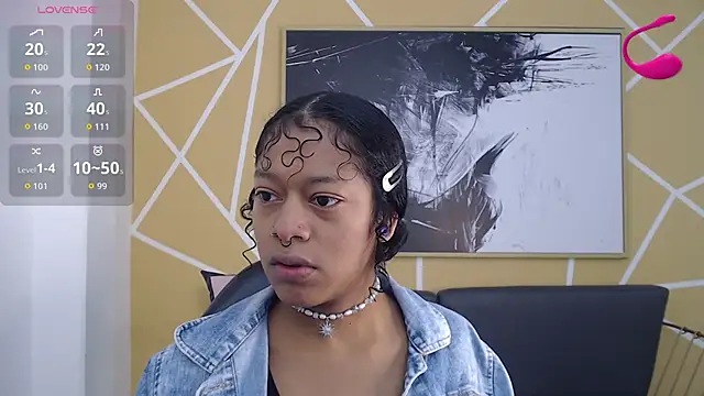 Snapshot of Agatha_Amaya chatting on 7, 11, 2025 Agatha Amaya online show from 7, 11, 2025