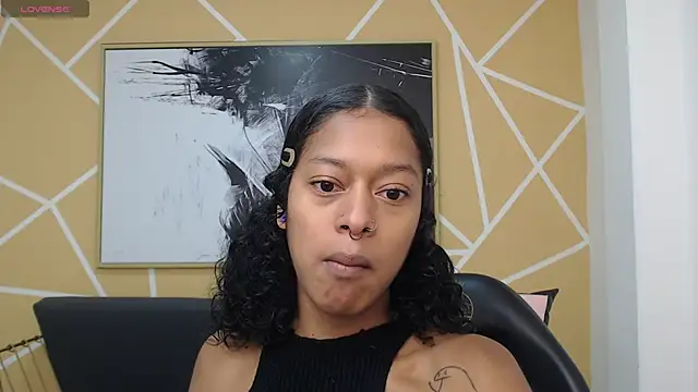 Snapshot of Agatha_Amaya chatting on 11, 11, 2025 Agatha Amaya online show from 11, 11, 2025