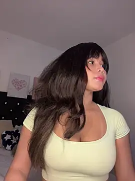 Snapshot of LoliitaBennett chatting on 10, 5, 2026 LoliitaBennett online show from 10, 5, 2026