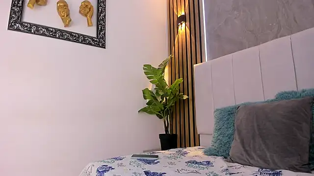 Carlotta de velour online show from 4, 3, 2026