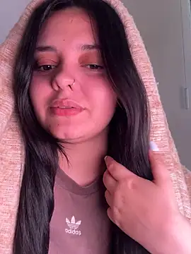 candicewest  online show from 14, 4, 2026