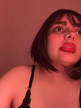 Snapshot of candicewest_ chatting on 2, 8, 2026 candicewest online show from 2, 8, 2026