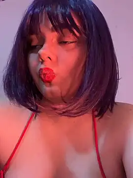 Snapshot of candicewest_ chatting on 4, 8, 2026 candicewest online show from 4, 8, 2026