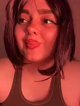 Snapshot of candicewest_ chatting on 5, 8, 2026 candicewest online show from 5, 8, 2026