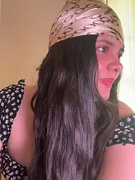 candicewest  online show from 25, 4, 2026