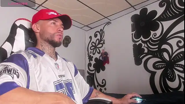 couple-hothot online show from 11, 11, 2025