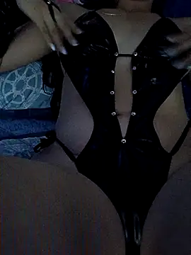 Snapshot of Lunaescarlataa chatting on 16, 11, 2025 Lunaescarlataa online show from 16, 11, 2025