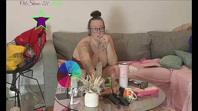 Snapshot of JadeStarUK chatting on 19, 7, 2026 JadeStarUK online show from 19, 7, 2026