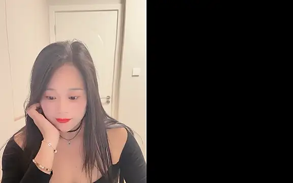 Snapshot of cici_bbyy chatting on 1, 12, 2025 cici bbyy online show from 1, 12, 2025