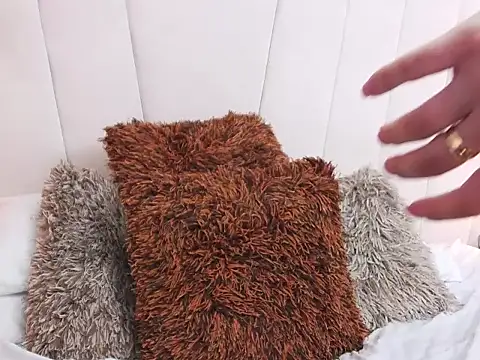 Snapshot of MarianaVillaloboz chatting on 12, 11, 2025 MarianaVillaloboz online show from 12, 11, 2025