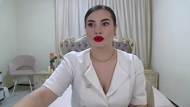 Snapshot of AdrianaTorres chatting on 28, 11, 2025 AdrianaTorres online show from 28, 11, 2025