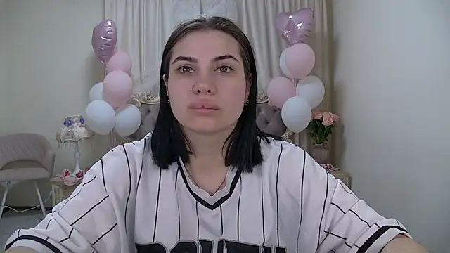 Snapshot of AdrianaTorres chatting on 27, 2, 2026 AdrianaTorres online show from 27, 2, 2026