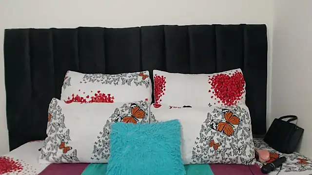 Miss-Berries online show from 1, 4, 2026