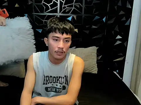 Urloverhardcock online show from 23, 4, 2026