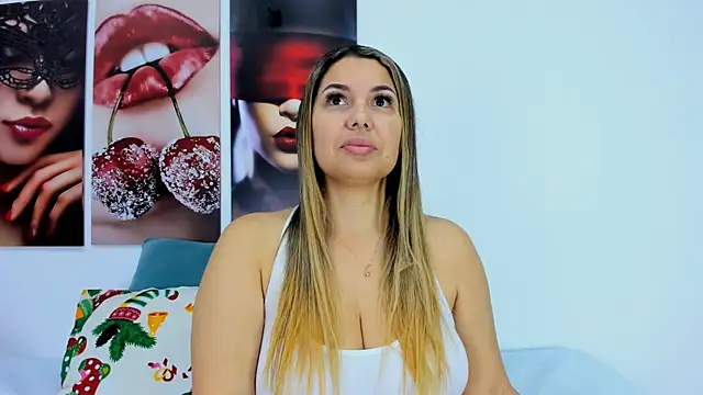 Andhrea Vale online show from 10, 11, 2025