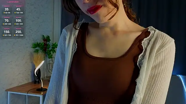 Snapshot of MariellaGrosclaude chatting on 7, 11, 2025 MariellaGrosclaude online show from 7, 11, 2025