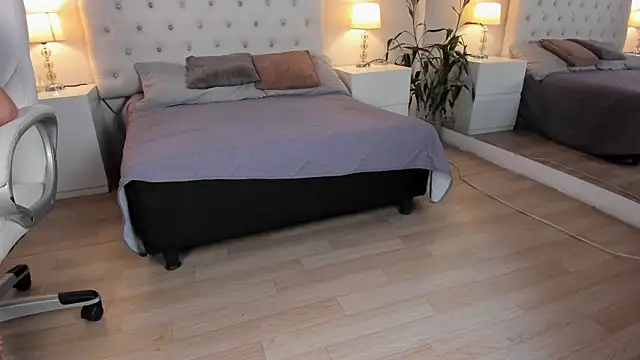 Scarlett Bunny  online show from 15, 12, 2025