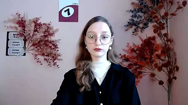 Curlyyy Girl online show from 13, 11, 2025