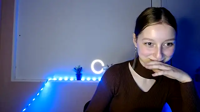 Curlyyy Girl online show from 7, 11, 2025