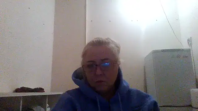 Snapshot of Tati_0808 chatting on 12, 11, 2025 Tati 0808 online show from 12, 11, 2025