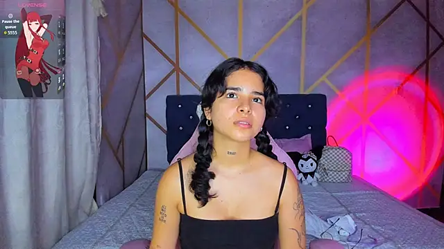  vaiolet owo online show from 28, 2, 2026