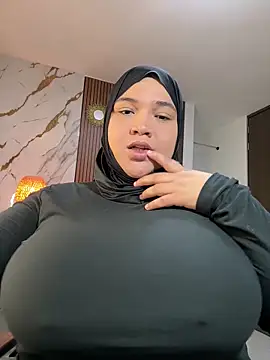 Snapshot of sweetmuslim01 chatting on 15, 6, 2026 sweetmuslim01 online show from 15, 6, 2026