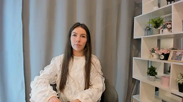 Snapshot of OtiliaNatiello chatting on 7, 11, 2025 OtiliaNatiello online show from 7, 11, 2025