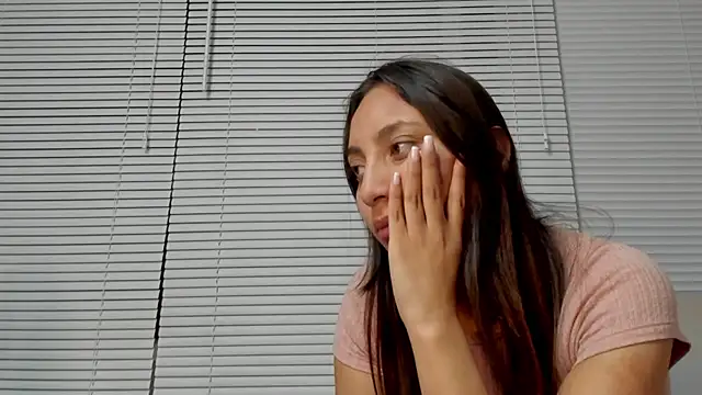 LilyGarcia online show from 23, 6, 2026