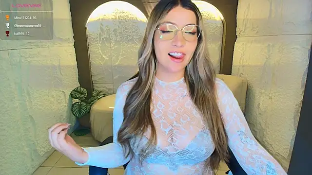 Snapshot of isabella__r chatting on 11, 6, 2026 isabella r online show from 11, 6, 2026