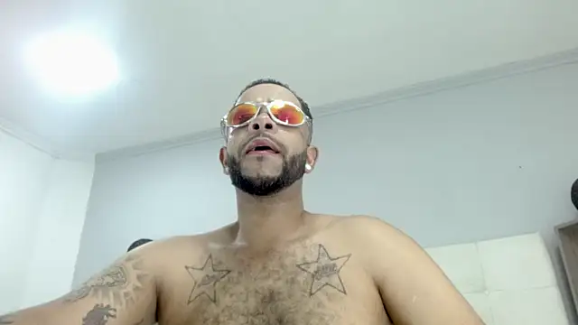 Lukke Smitt online show from 11, 11, 2025