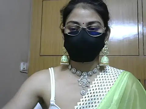 Snapshot of Fairy_Pie chatting on 7, 6, 2026 Fairy Pie online show from 7, 6, 2026