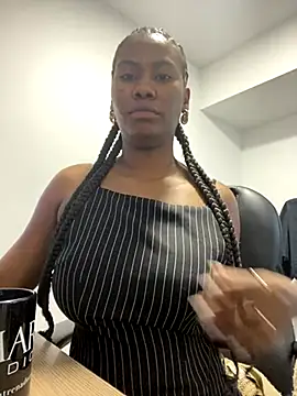 Snapshot of EroticAlanaa chatting on 8, 11, 2025 EroticAlanaa online show from 8, 11, 2025