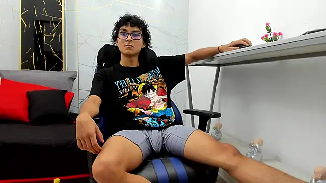 Snapshot of Zoro_V chatting on 8, 11, 2025 Zoro V online show from 8, 11, 2025