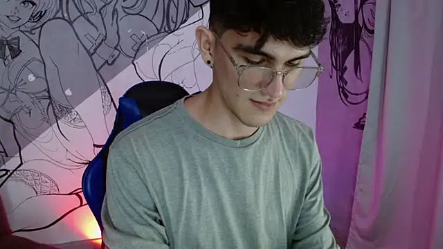 Snapshot of naif_fummy1 chatting on 8, 11, 2025 naif fummy1 online show from 8, 11, 2025