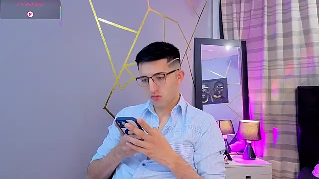 Un Sluttyy online show from 11, 11, 2025