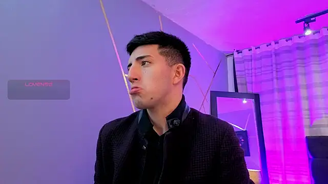 Un Sluttyy online show from 24, 11, 2025