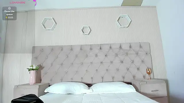 Snapshot of ZarinaWynne chatting on 11, 5, 2026 ZarinaWynne online show from 11, 5, 2026