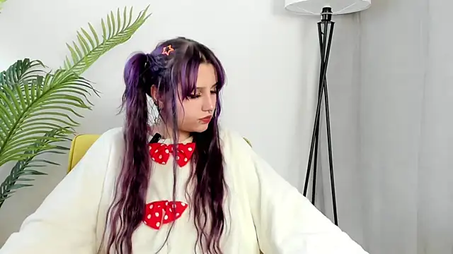 Snapshot of KishaRowsey chatting on 7, 11, 2025 KishaRowsey online show from 7, 11, 2025