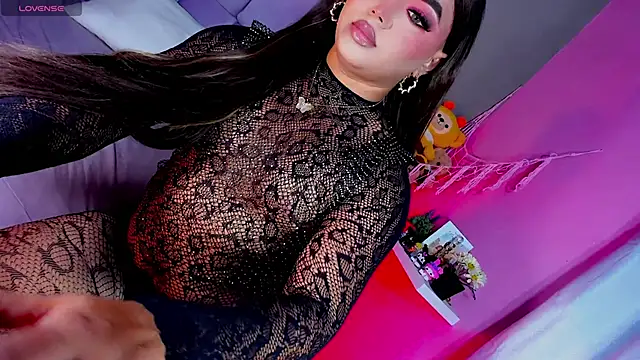 Lovely-Hinata online show from 15, 6, 2026