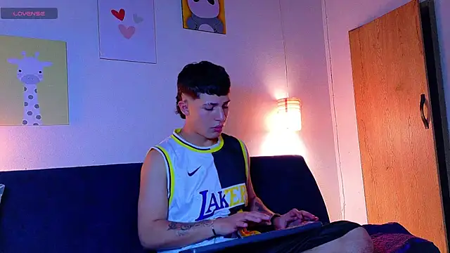 Snapshot of latiin_boy21 chatting on 7, 11, 2025 latiin boy21 online show from 7, 11, 2025