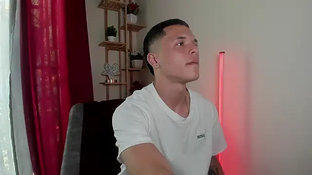 Snapshot of damian_vega13 chatting on 7, 11, 2025 damian vega13 online show from 7, 11, 2025