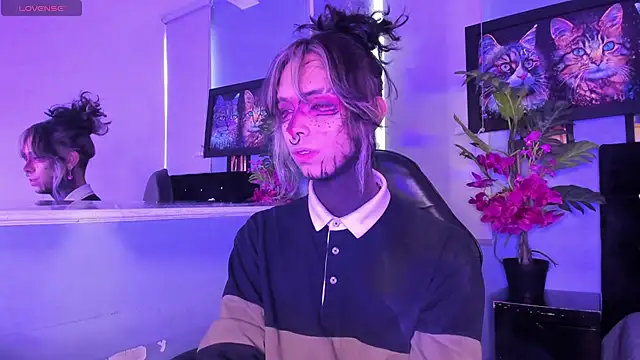 luxiel  online show from 19, 11, 2025