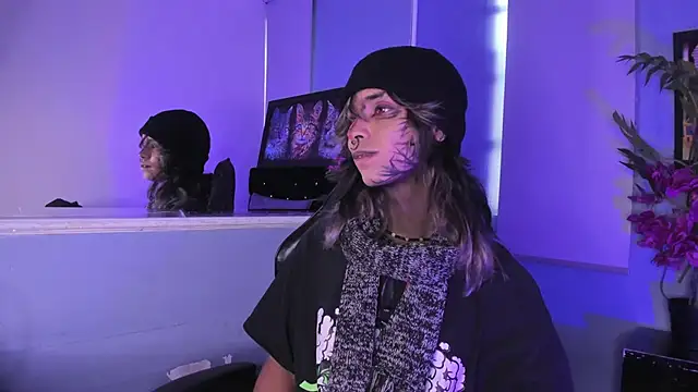 luxiel  online show from 3, 12, 2025