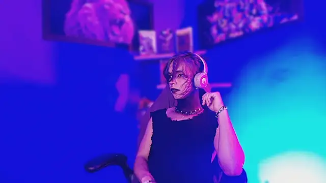 luxiel  online show from 24, 3, 2026