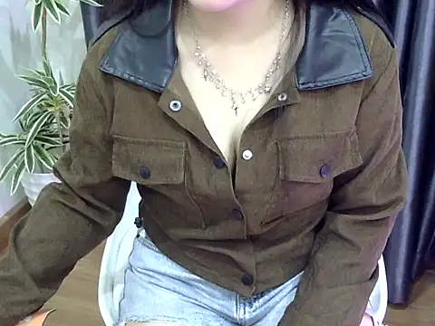 Snapshot of KatunLive chatting on 7, 11, 2025 KatunLive online show from 7, 11, 2025